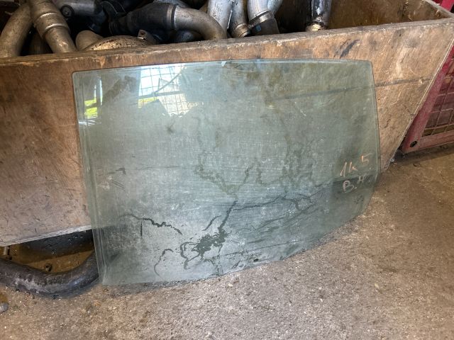 bontott VW GOLF V Bal hátsó Ablak