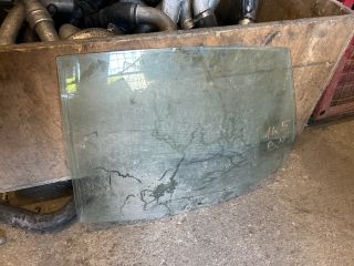 bontott VW GOLF V Bal hátsó Ablak