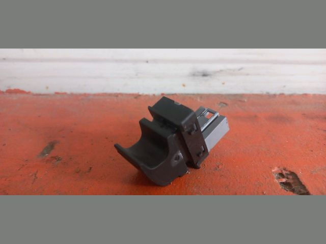 bontott VW GOLF V Bal hátsó Ablakemelő Kapcsoló