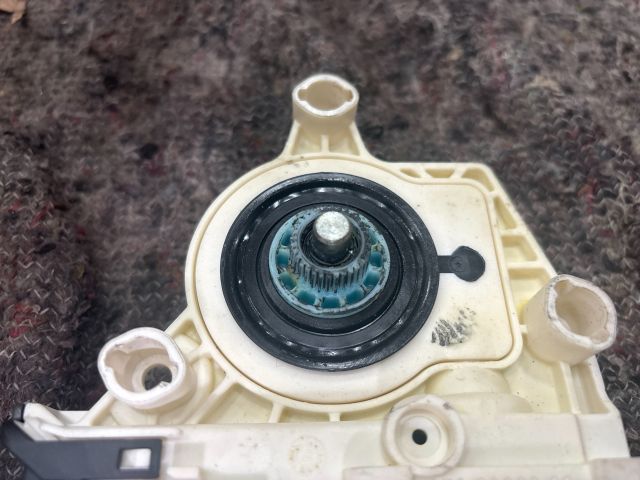 bontott VW GOLF V Bal hátsó Ablakemelő Motor