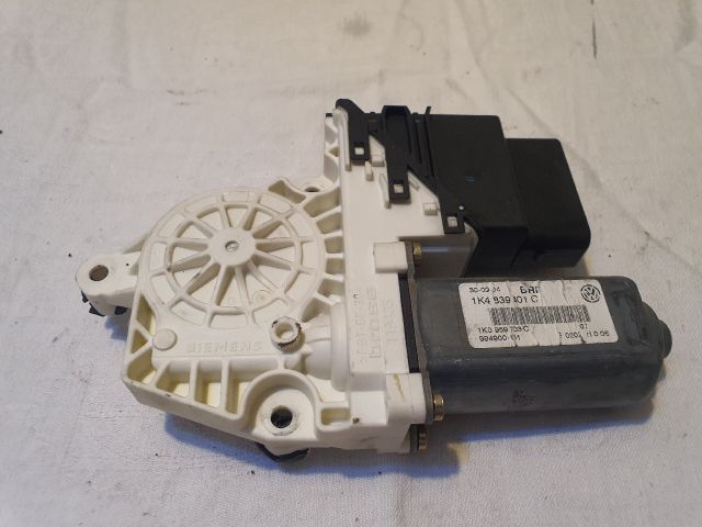 bontott VW GOLF V Bal hátsó Ablakemelő Motor