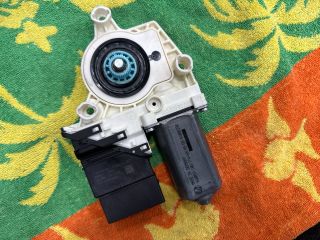 bontott VW GOLF V Bal hátsó Ablakemelő Motor