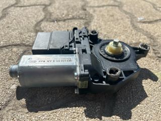 bontott VW GOLF V Bal hátsó Ablakemelő Motor