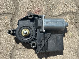 bontott VW GOLF V Bal hátsó Ablakemelő Motor