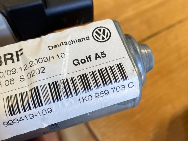 bontott VW GOLF V Bal hátsó Ablakemelő Motor