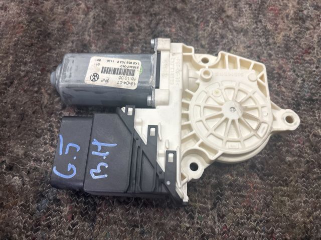 bontott VW GOLF V Bal hátsó Ablakemelő Motor