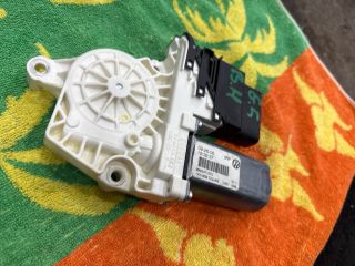 bontott VW GOLF V Bal hátsó Ablakemelő Motor
