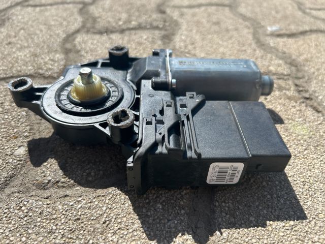 bontott VW GOLF V Bal hátsó Ablakemelő Motor