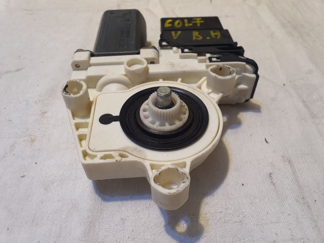 bontott VW GOLF V Bal hátsó Ablakemelő Motor