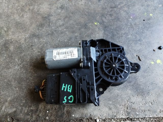 bontott VW GOLF V Bal hátsó Ablakemelő Motor