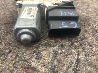 bontott VW GOLF V Bal hátsó Ablakemelő Motor