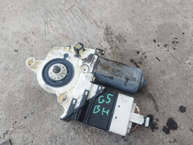 bontott VW GOLF V Bal hátsó Ablakemelő Motor