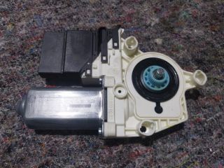 bontott VW GOLF V Bal hátsó Ablakemelő Motor