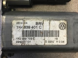 bontott VW GOLF V Bal hátsó Ablakemelő Motor