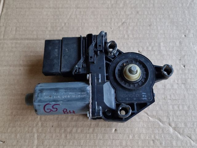 bontott VW GOLF V Bal hátsó Ablakemelő Motor