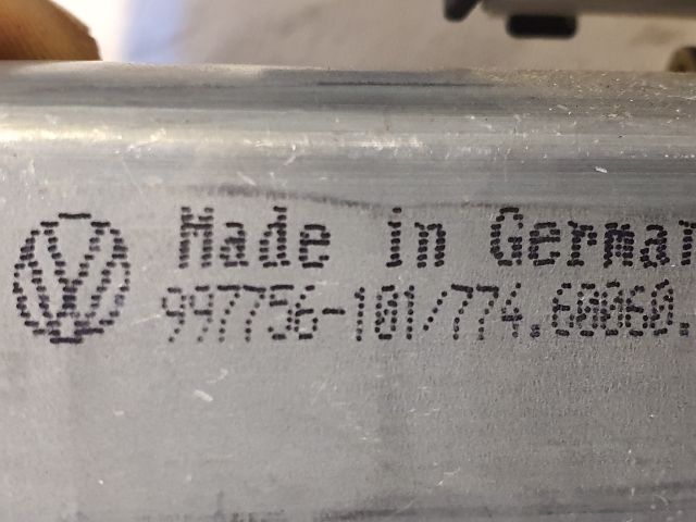 bontott VW GOLF V Bal hátsó Ablakemelő Motor