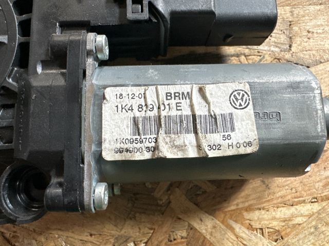 bontott VW GOLF V Bal hátsó Ablakemelő Motor