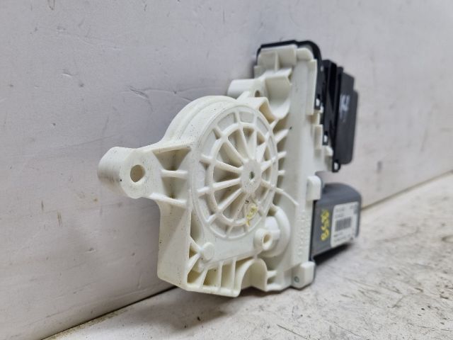 bontott VW GOLF V Bal hátsó Ablakemelő Motor