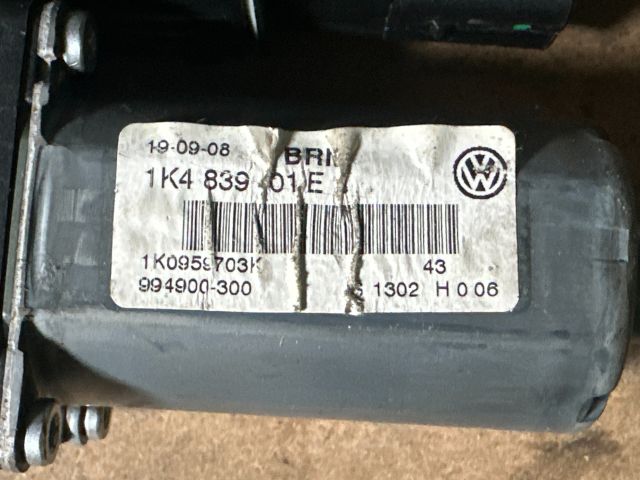 bontott VW GOLF V Bal hátsó Ablakemelő Motor