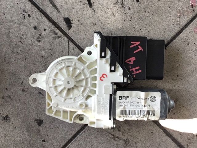 bontott VW GOLF V Bal hátsó Ablakemelő Motor