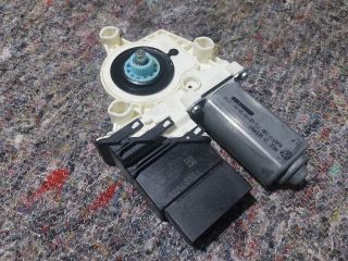 bontott VW GOLF V Bal hátsó Ablakemelő Motor