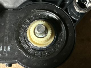 bontott VW GOLF V Bal hátsó Ablakemelő Motor