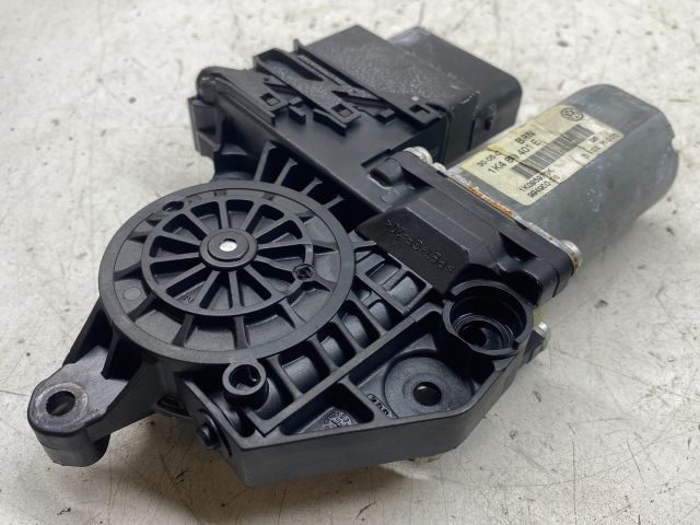 bontott VW GOLF V Bal hátsó Ablakemelő Motor