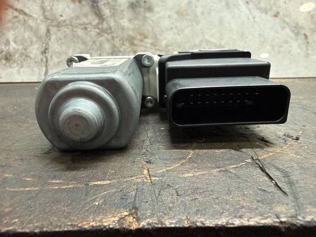 bontott VW GOLF V Bal hátsó Ablakemelő Motor