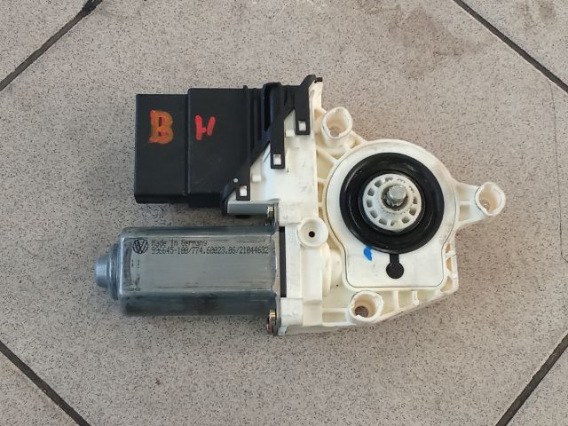 bontott VW GOLF V Bal hátsó Ablakemelő Motor