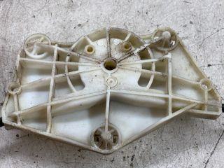 bontott VW GOLF V Bal hátsó Ablakemelő Szerkezet (Elektromos)