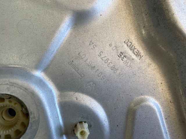 bontott VW GOLF V Bal hátsó Ablakemelő Szerkezet (Elektromos)