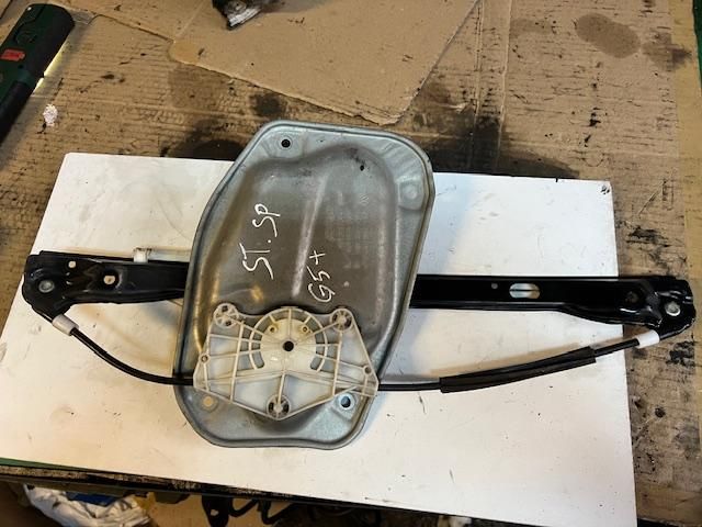 bontott VW GOLF V Bal hátsó Ablakemelő Szerkezet (Elektromos)