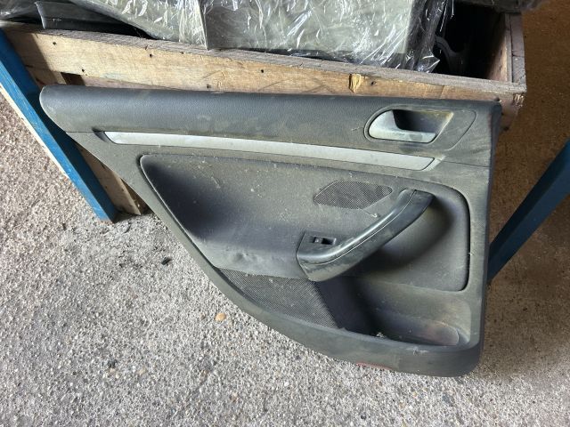 bontott VW GOLF V Bal hátsó Ajtó Kárpit
