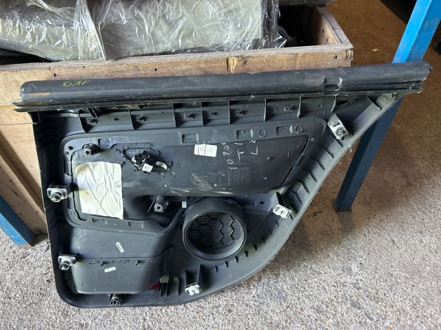 bontott VW GOLF V Bal hátsó Ajtó Kárpit