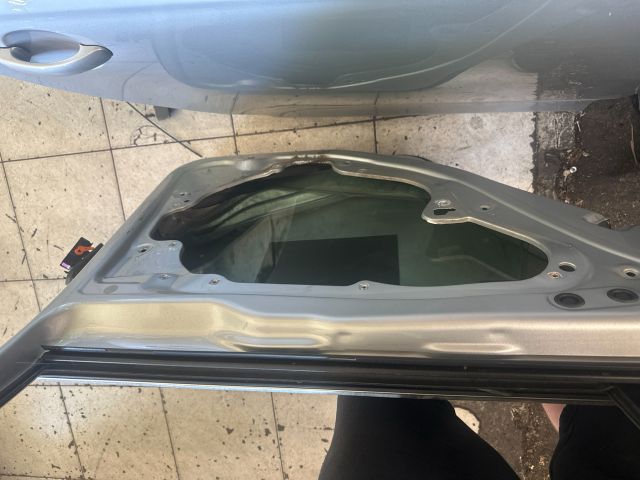 bontott VW GOLF V Bal hátsó Ajtó (Részeivel)