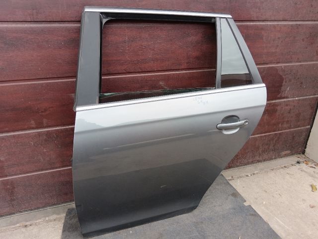 bontott VW GOLF V Bal hátsó Ajtó (Részeivel)