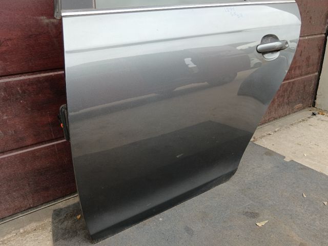 bontott VW GOLF V Bal hátsó Ajtó (Részeivel)