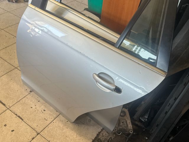 bontott VW GOLF V Bal hátsó Ajtó (Részeivel)