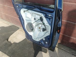 bontott VW GOLF V Bal hátsó Ajtó (Részeivel)