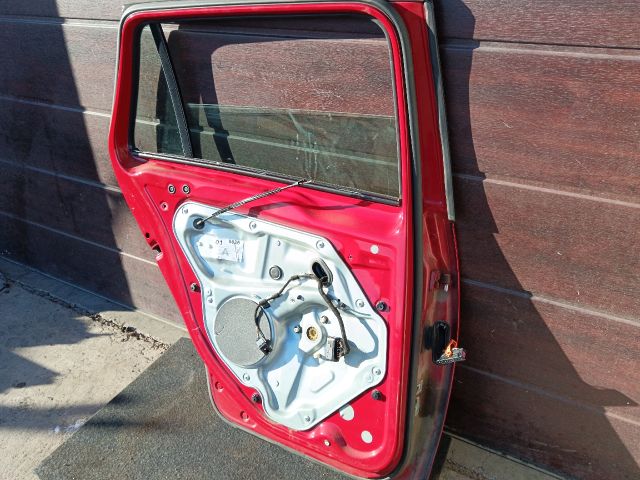 bontott VW GOLF V Bal hátsó Ajtó (Részeivel)