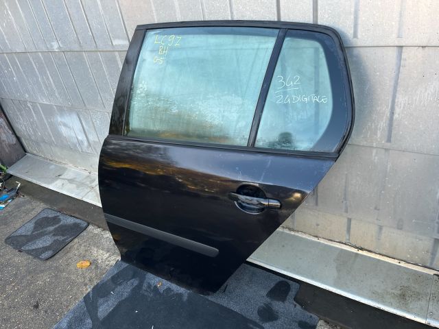 bontott VW GOLF V Bal hátsó Ajtó (Részeivel)