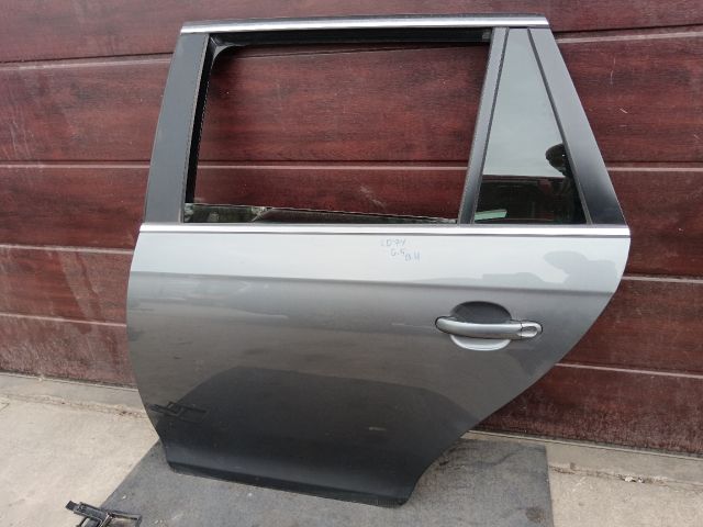 bontott VW GOLF V Bal hátsó Ajtó (Részeivel)