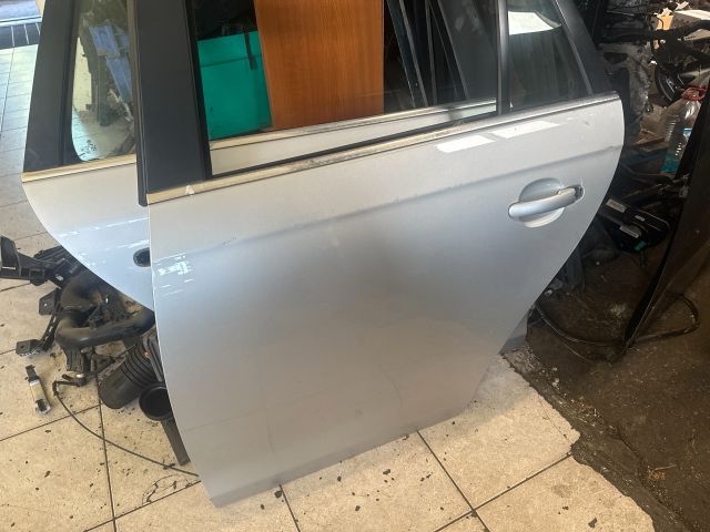 bontott VW GOLF V Bal hátsó Ajtó (Részeivel)