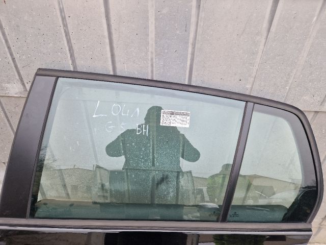 bontott VW GOLF V Bal hátsó Ajtó (Részeivel)