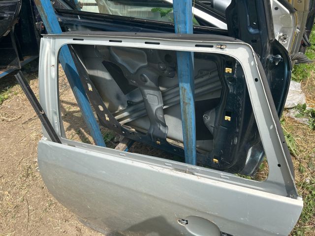 bontott VW GOLF V Bal hátsó Ajtó (Üres lemez)