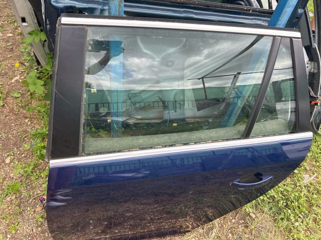 bontott VW GOLF V Bal hátsó Ajtó (Üres lemez)