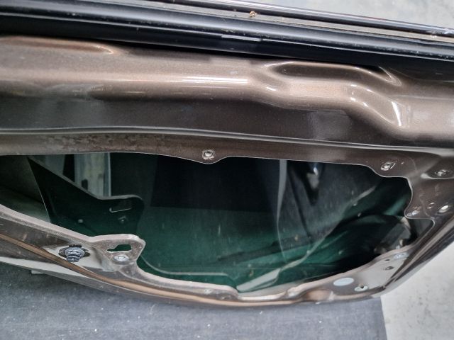 bontott VW GOLF V Bal hátsó Ajtó (Üres lemez)