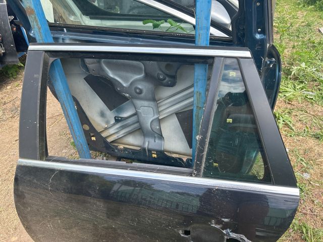 bontott VW GOLF V Bal hátsó Ajtó (Üres lemez)