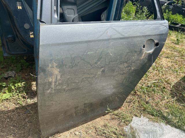 bontott VW GOLF V Bal hátsó Ajtó (Üres lemez)