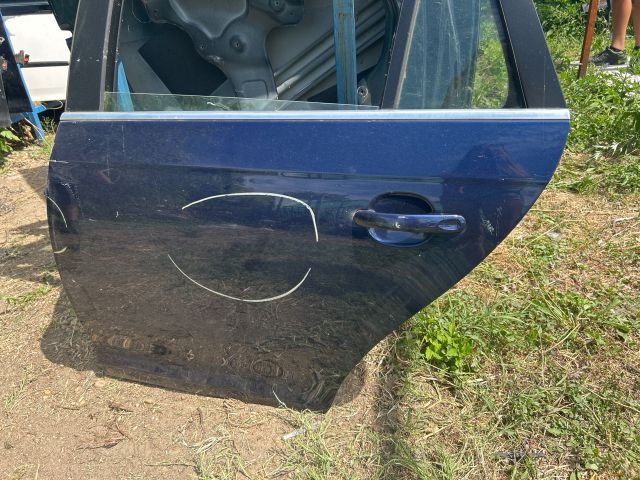 bontott VW GOLF V Bal hátsó Ajtó (Üres lemez)